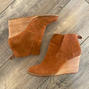 Lucky Brand Ankle Brown Suede wedge boots